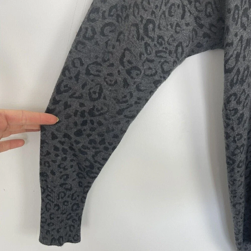 JOIE‎ Oversized Sweater Wool Cashmere  V-neck Leopard Print Gray S Lightweight‌‌